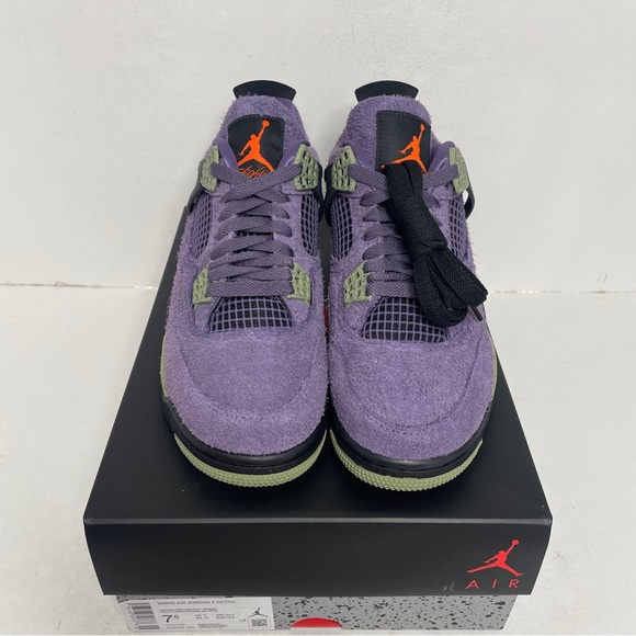 Nike Air Jordan 4 Retro WMNS “Canyon Purple” 2022 - Picture 2 of 4